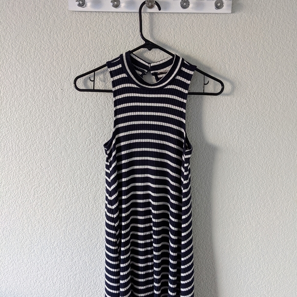 🌊 Hollister halter dress - Picture 5 of 9